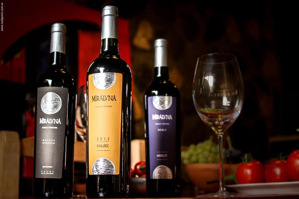 Miraluna Bodega Boutique Cachí Exteriör bild